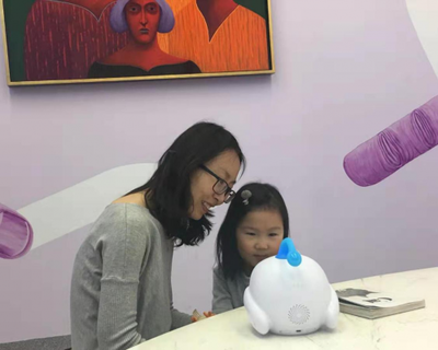 智伴兒童機器人1X開售 人工智能賦能，讓育兒教育事半功倍